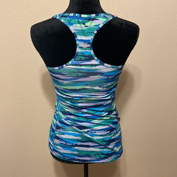 Lululemon Razorback Workout Tank w/ Bag - Picture 3 of 7